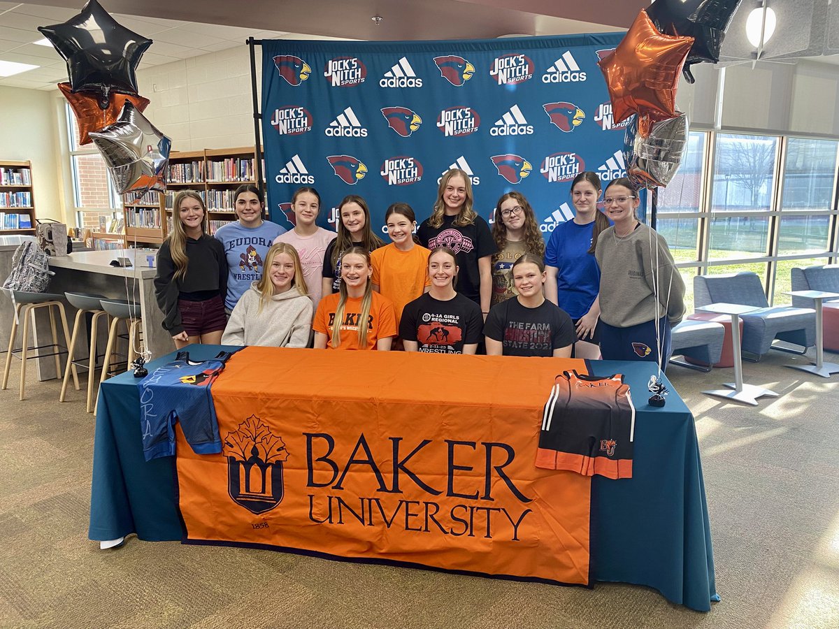 BakerWomensWR's tweet photo. ‼️SIGNED & OFFICIAL‼️ Maddy Arnold from Eudora KS made it official and is a BU Wildcat. She is a 2x State Qualfier so far and currently ranked #5 in 4A, working her way to the podium. She’ll be a Nursing major at BU and a key part of our incoming recruiting class #BakerTough ⬛️🟧 https://t.co/INuTlpiZxY