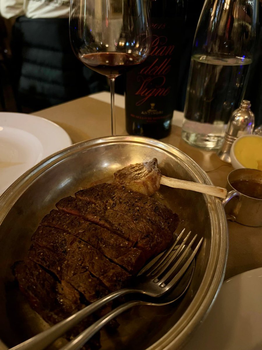 Elevating dinner, one cut at a time 🍷🥩
#BEEF #dinner