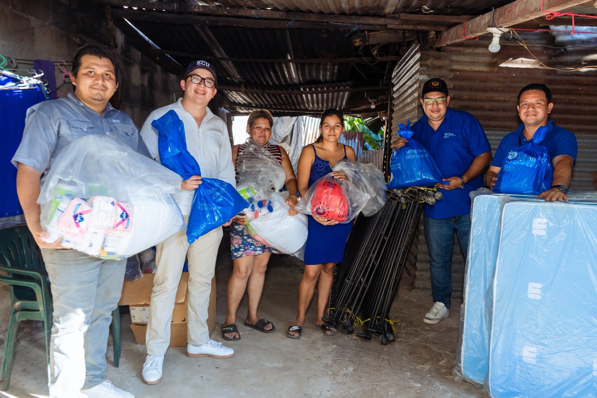 Gracias a las instituciones de gobierno se dió respuesta a la familia con esta acción humanitaria y a todos que
Hacen esto posible.
<a href="/DuvanCoreas/">Duvan Coreas</a> <a href="/nayibbukele/">Nayib Bukele</a> 

La Libertad Costa.
Siempre al servicio de nuestra población.