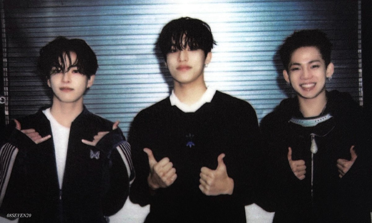 archiveoftrsr's tweet photo. [SCAN] TREASURE SEASON‘S GREETINGS UNIT POLAROID

[스캔] 트레저 2025 시그 시즌그리팅 유닛 폴라 폴라로이드

#TREASURE #트레저 #トレジャー https://t.co/tyedTdXqfK
