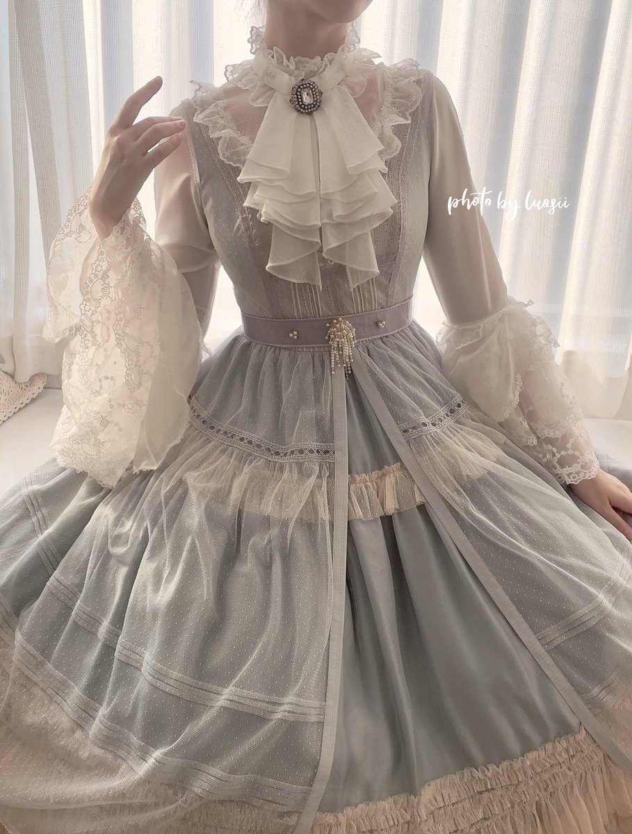 DaffodilFaeries's tweet photo. 姫袖のブラウス
新作予約販売しています♪
#lolitaexpress #faeriesdaffodil #lolitaupdates #lolitacoord #lolita #lolitafashion #classiclolita #dailylook #vintage https://t.co/RPqTdjCdhp