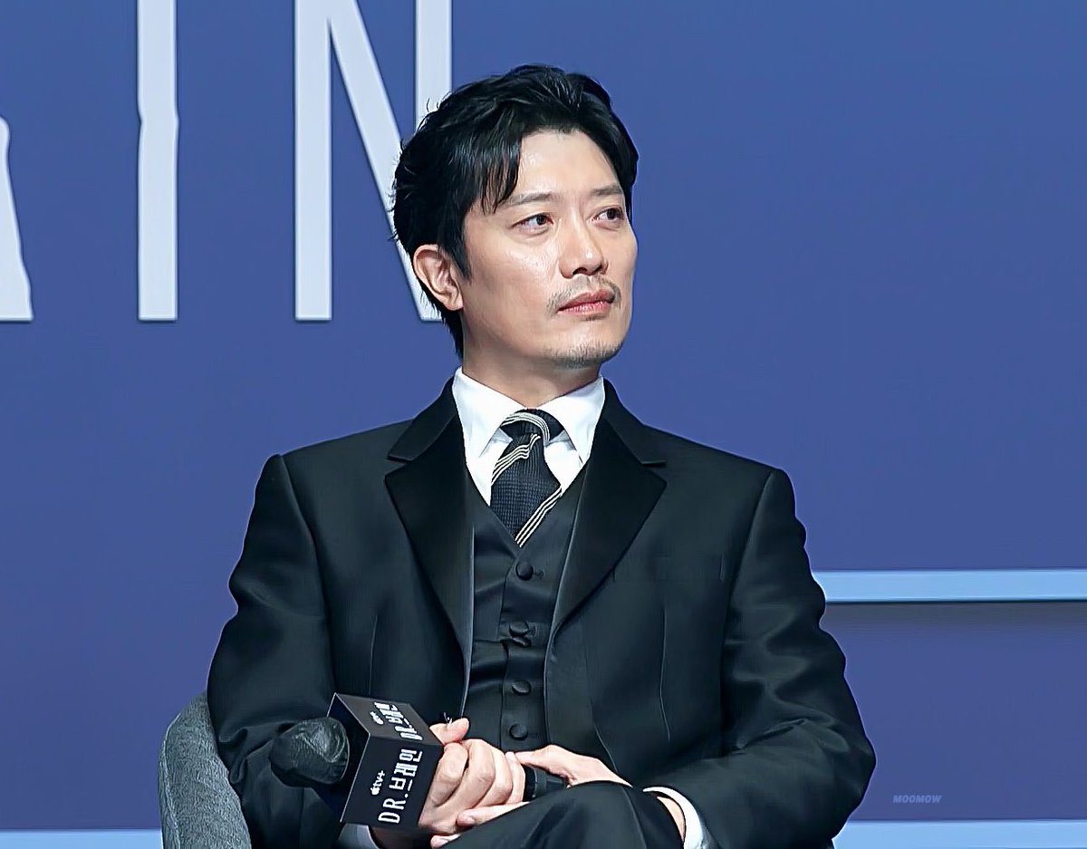 hourlyphs's tweet photo. #박희순 #ParkHeeSoon at #DrBrain press conference (2021). https://t.co/Tno0xFpgUh