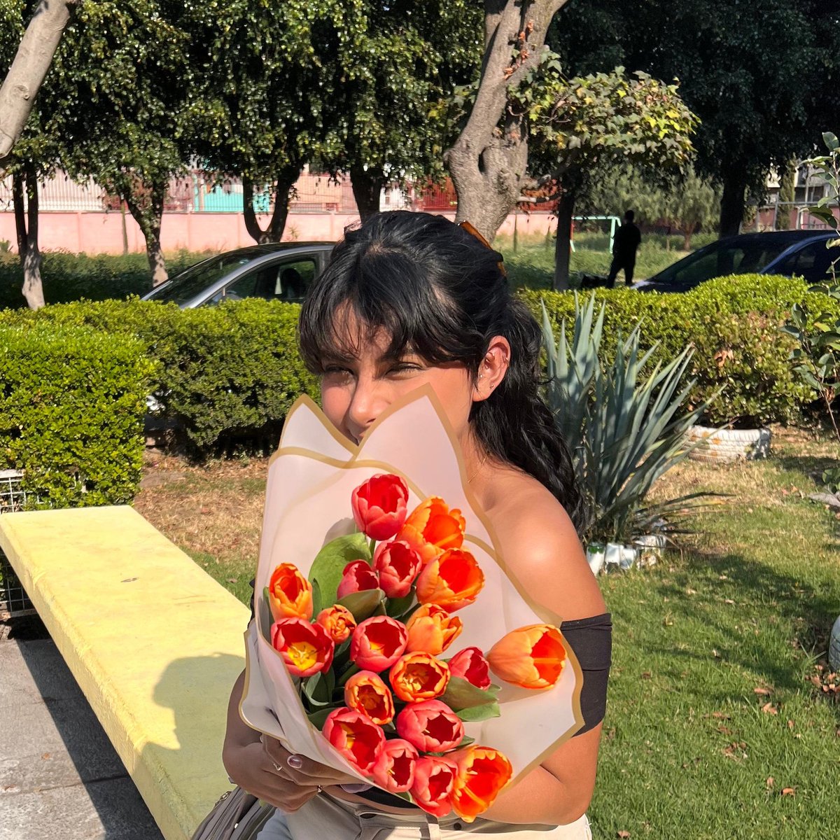Mariana_rhran's tweet photo. ¿Ya recibieron sus tulipanes? 🌷 Poq yo si 🩰🧡✨ soy muy afortunada con mi capibaby https://t.co/h5ib8yRqN9