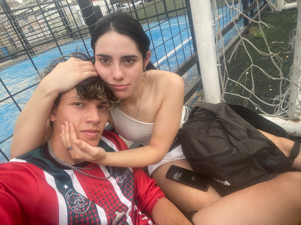 guuz____'s tweet photo. Dónde te vayan a ver jugar ahí ess🫀💞✨

@anaalia___ https://t.co/c8mfUJo4oz