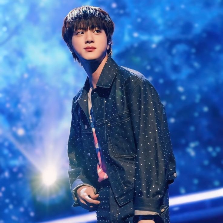 📊| #JIN becomes in the soloist with the most #1 songs on the Billboard World Digital Song Sales chart history (7 each)!

CONGRATULATIONS JIN