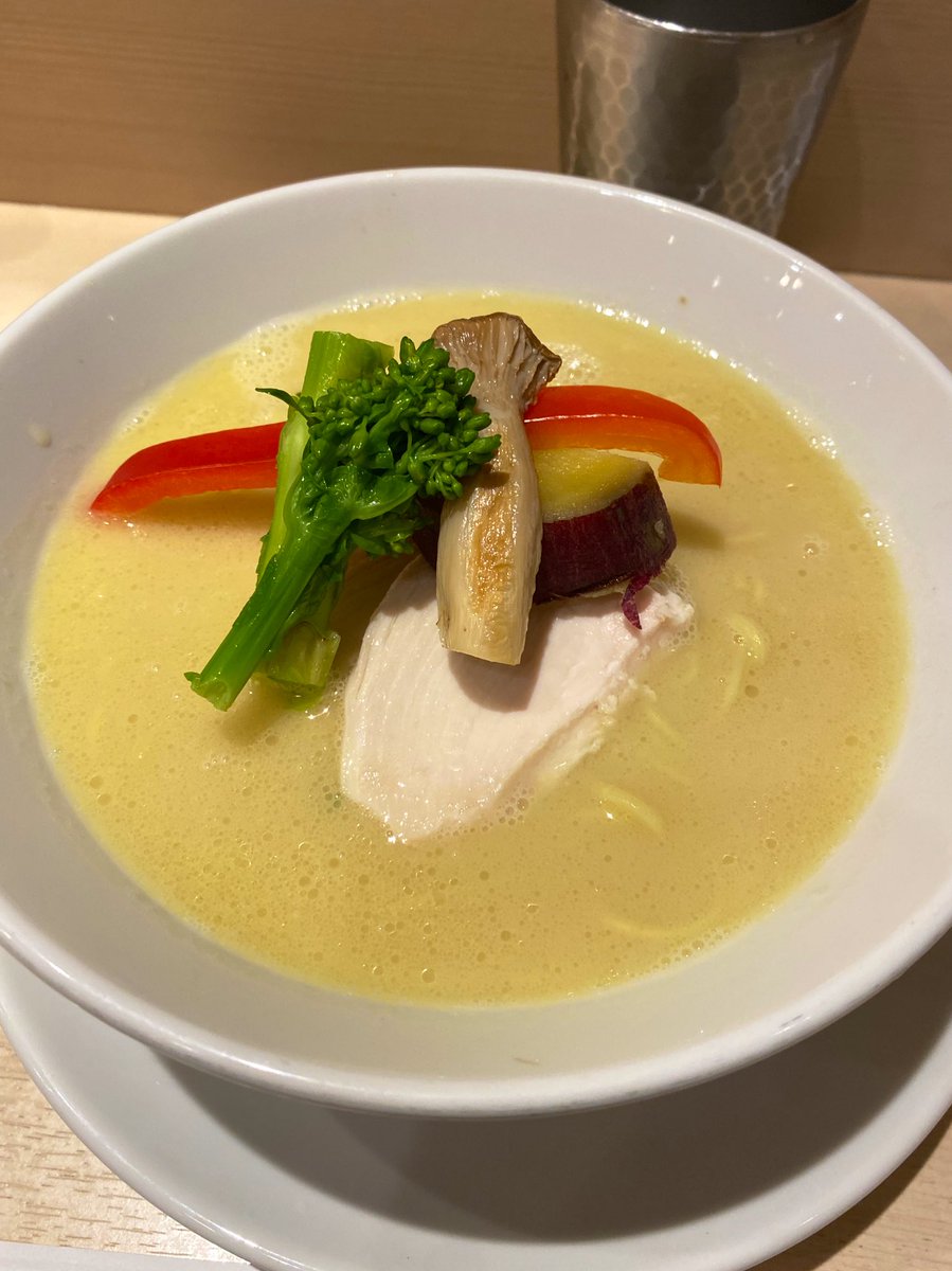 7NATADE's tweet image. 今日も大好きな篝ラーメン🍜
季節によって？トッピングが変わるんだけど、今日は菜の花とエリンギ🤤うまぁ🤤