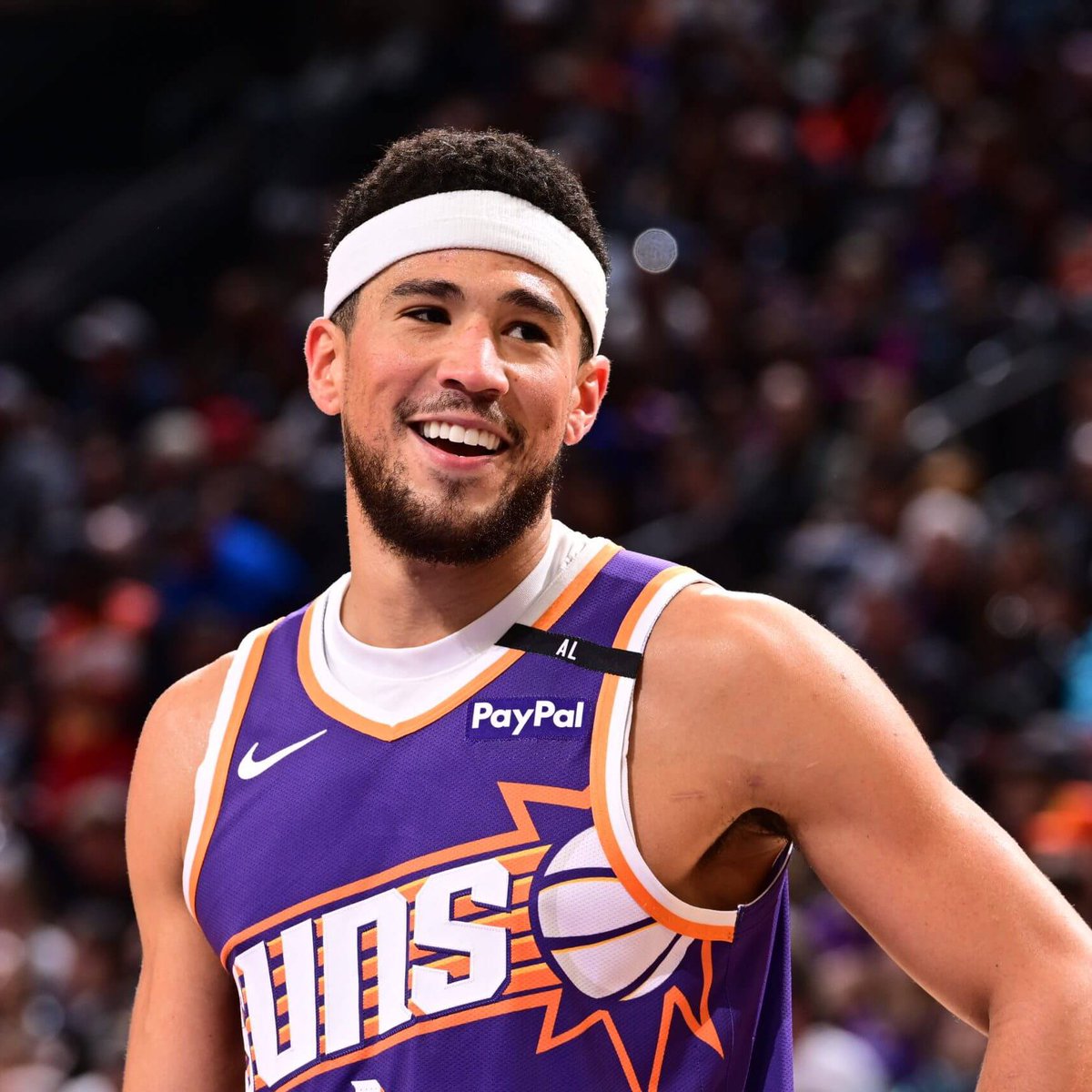 BREAKING: Devin Booker is now the Suns all-time leading scorer.

🤯🤯🤯