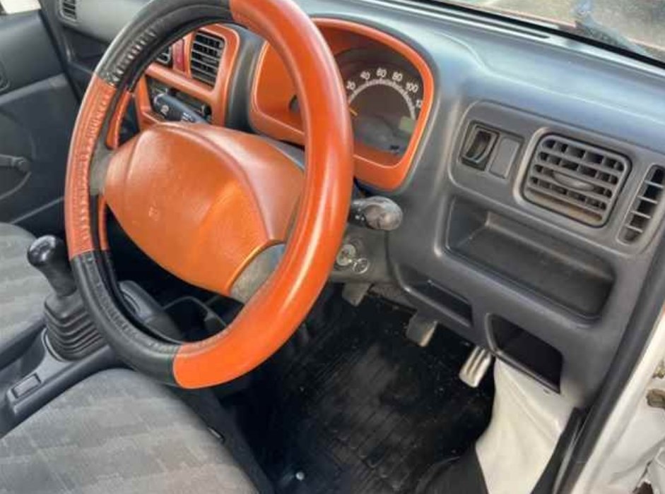FujisanRob's tweet photo. 2005 Suzuki Carry Truck DA63T
660cc with 90,000kms as a grade 4/C
Manual Transmission

Open bid is 10,000jpy

https://t.co/vX5cJzQRfO

#JDM #JDMNORTH #Suzuki #CarryTruck #DA63T #K6A #ImportfromJapan #RHD https://t.co/CVUA2R2bKB