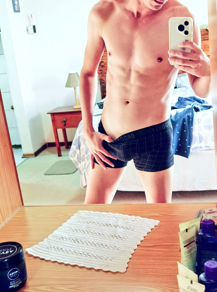 Buzzer_m's tweet photo. Good Morning  people, sorry for not posting in such long time.😈😈What will you guys do to this body let me know in the comments.😉
#jags #boerepiel #gaybottom #gaytopsRT #gaysex #gaytwink #gaytop #gaystud ... https://t.co/yb4KwXdTOP