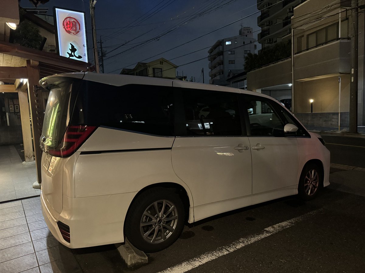 uzfreeman's tweet photo. 夕飯は丸明でしゃぶしゃぶ
車なのでお水💧 https://t.co/Y88txRtsAj