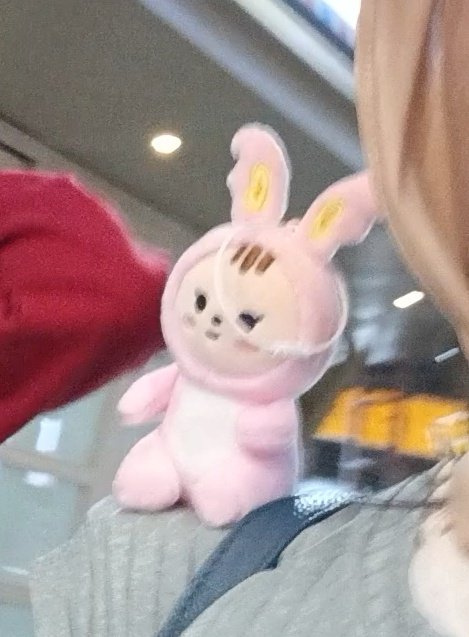 HELP RT 😭

GUYS YG LIAT ATAU NEMUIN TORAM AKU PAKE RING PUTIH INI DI LOTTE HARI INI TOLONG SIMPENIN 😭😭😭😭 PLIS ANAKKUUU