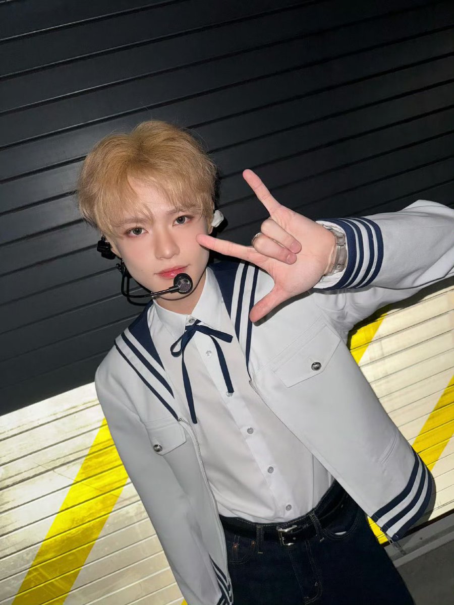 gomdolzz12's tweet photo. 얼굴달란트미쳤다… .. 그냥 너무너무임 뭔말알?너무너무너무너무라고.., 예쁜나이스물다섯살이심지금 https://t.co/tDXtb3nfLm