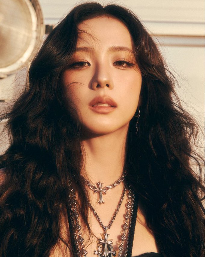 jisoospic's tweet image. JISOO ?