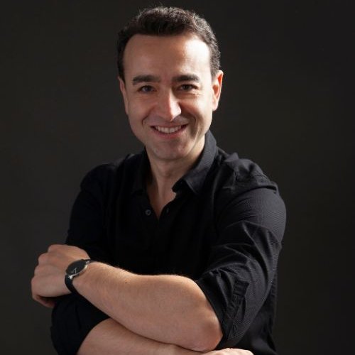 Damos la bienvenida a MUSIESPAÑA a Damián del Castillo.

El barítono jienense cuenta con una larga carrera en ópera, zarzuela, oratorio y canción de concierto.

#damiandelcastillo #baritono #baritone #welcome
musiespana.com/damian-del-cas…