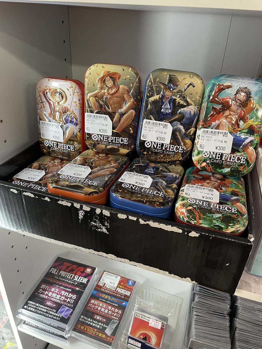 ワンピースカード ミニ缶の販売を開始しました✨ 販売価格:300円 レジ