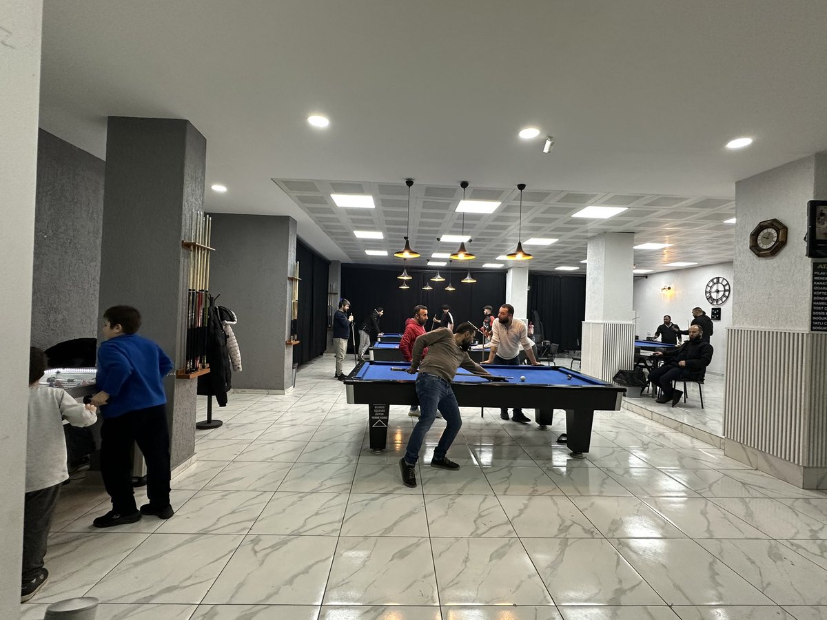 EsenyurtAtak's tweet photo. Spor, Bilardo, PlayStation, Langırt ve Fast Food hizmeti ile sizlerleyiz. https://t.co/Rm9ZksFxlf