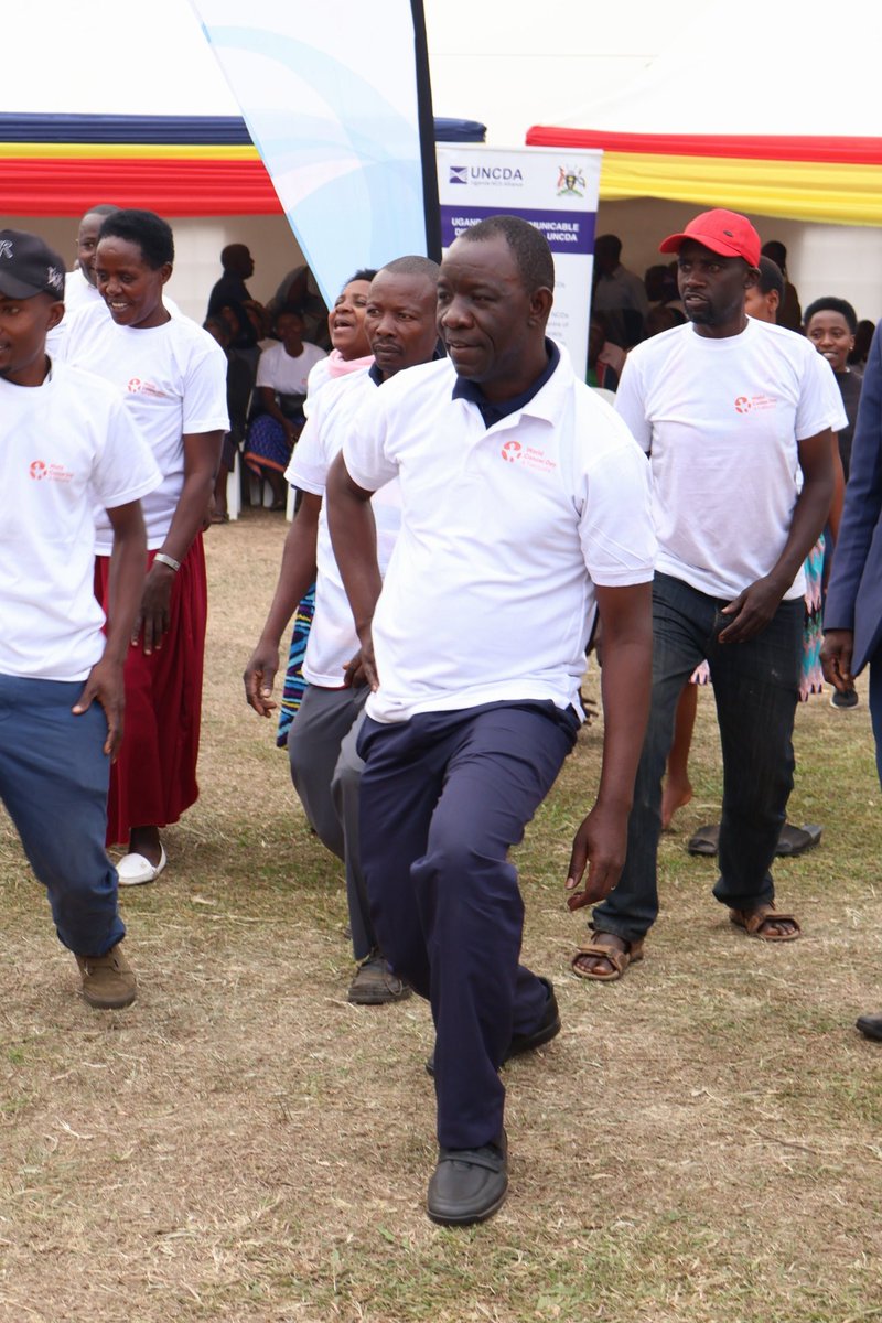 UgandaCancerIns's tweet photo. We encourage everyone to incorporate regular exercise into their lifestyle to reduce their cancer risk and improve overall well-being! #WorldCancerDay #PhysicalActivityMatters #CancerPrevention https://t.co/FS65Qeezfi