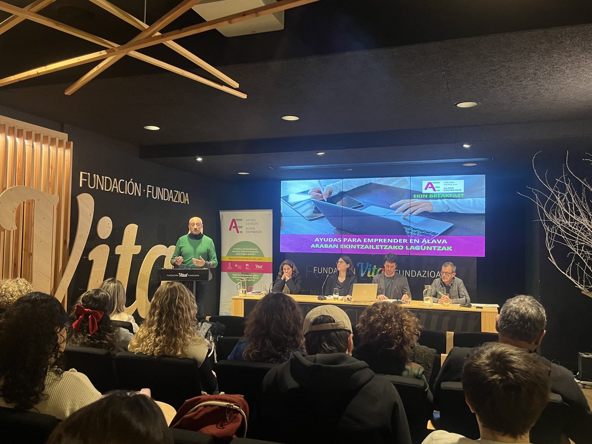 alavaemprende's tweet photo. 🥐#EkinBreakfast | Gracias a los cuatro ponentes por explicarnos los distintos programas de apoyo a la puesta en marcha de nuevos negocios que existen en Álava y a las que pueden acogerse las personas emprendedoras.
@vitoriagasteiz @Araba @BICAraba @LeaderEuskadi https://t.co/KpvlqX7XEe