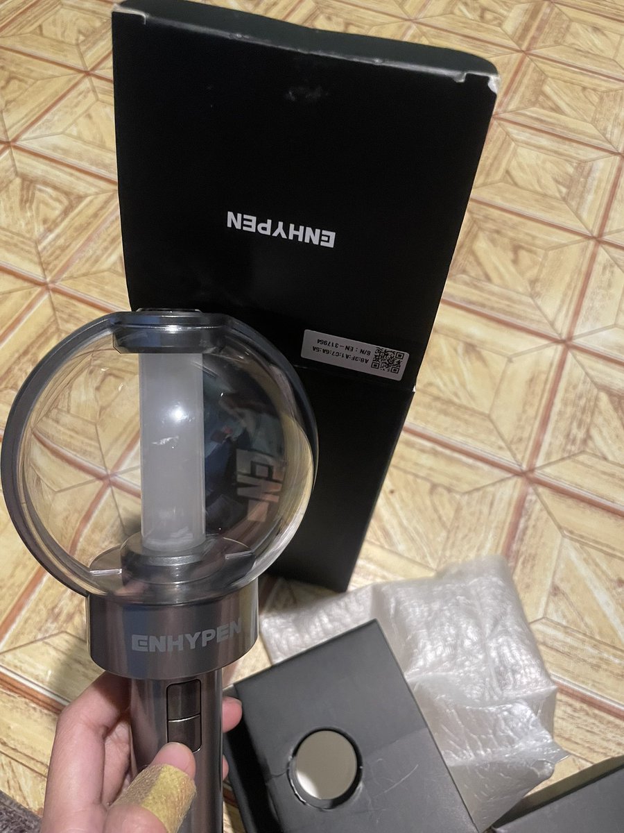 maxenefrancisc3's tweet photo. Wts lfb ~ pls help rt

ENHYPEN LIGHTSTICK
 - 1.2k ( can nego)
- onhand
No pc
With pc 1.5k (without niki)

Rfs: need funds🥹 kahit masakit sa puso huhuhuhu

enhypen lightstick engene bong engenebong

#EN_WORLDTOUR_WALKTHELINE
#WALKTHELINE_IN_BULACAN https://t.co/cysLMzBW1s