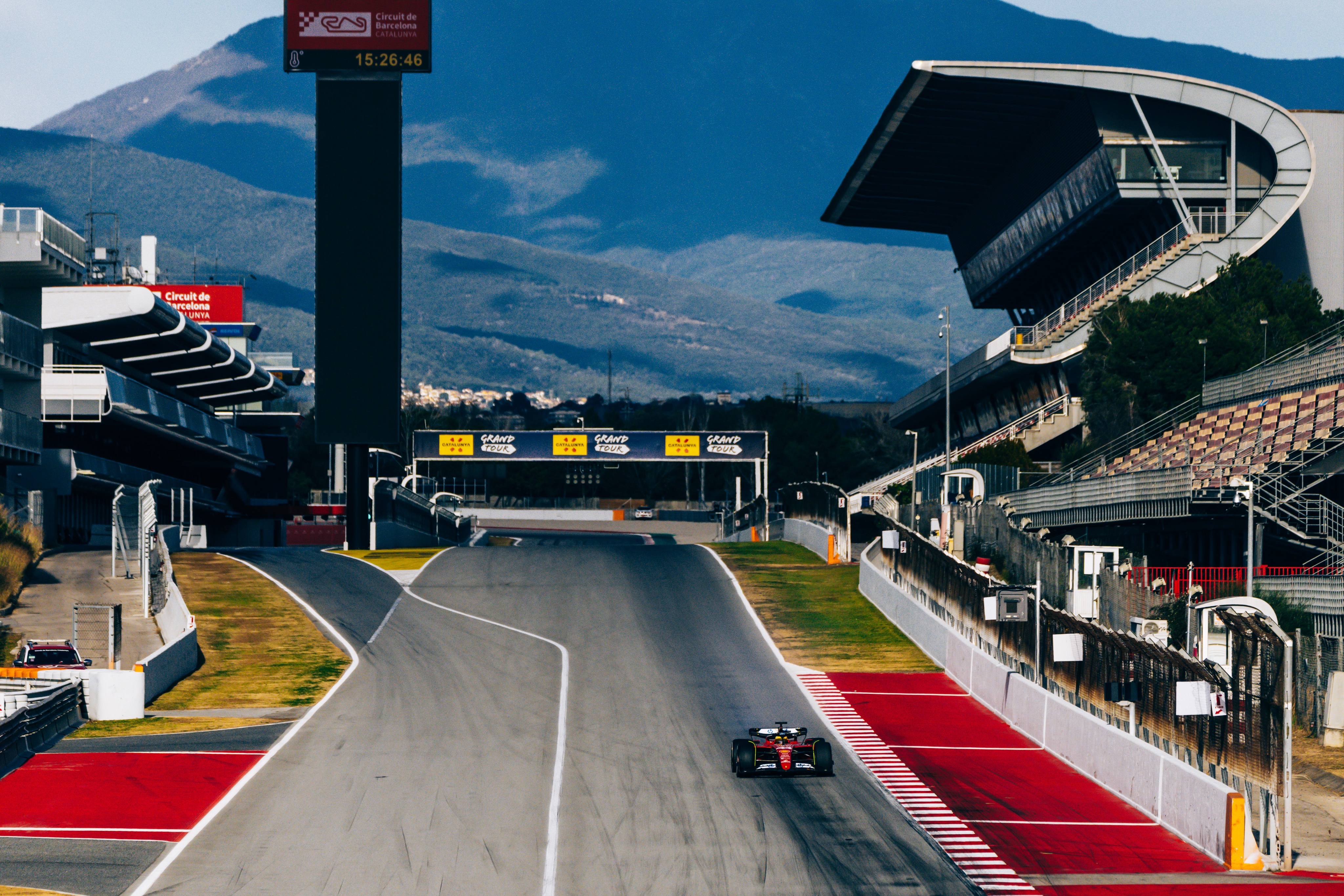 Ferrari at Barcelona circuit | ScuderiaFans.com