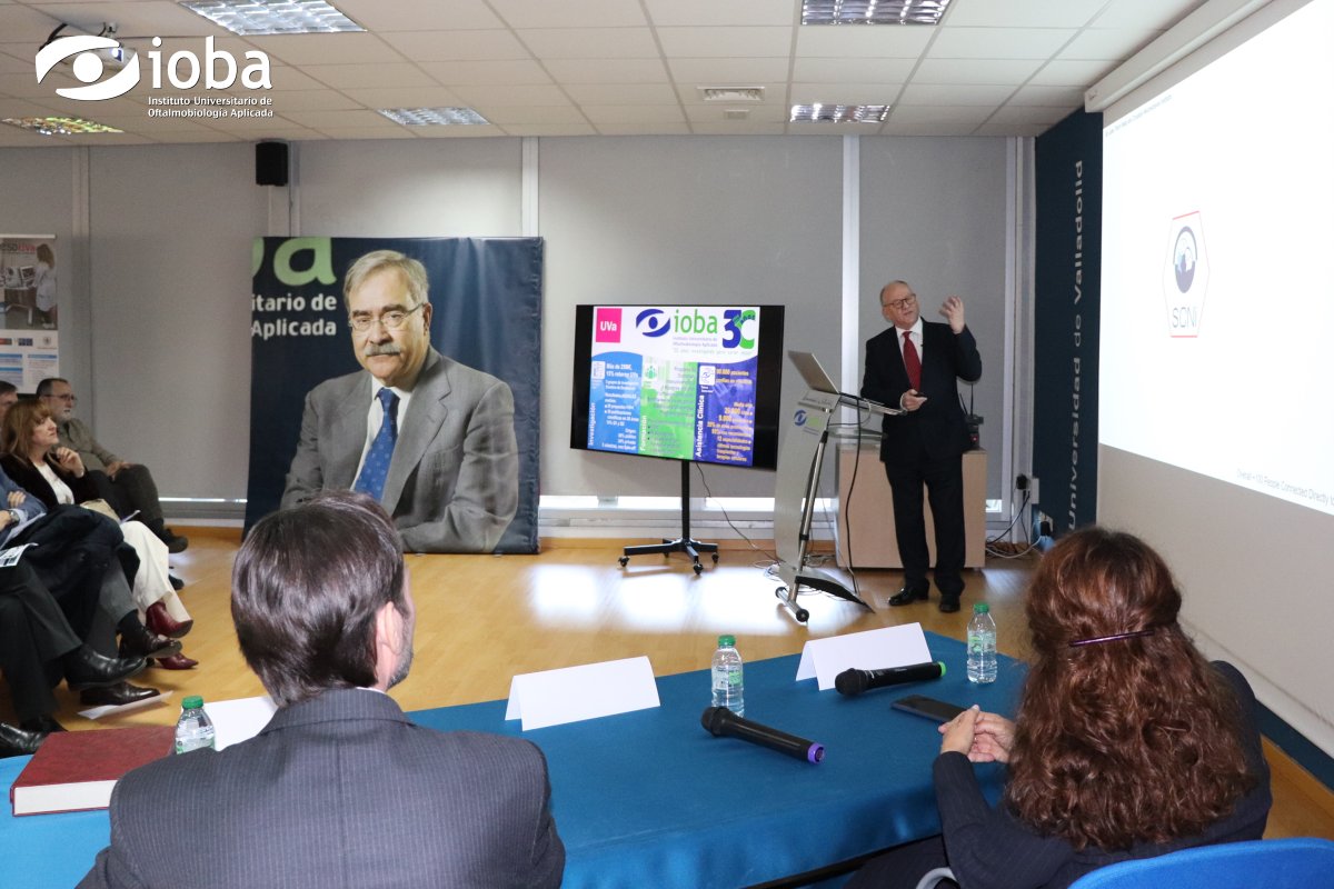 IobaUVa's tweet photo. Hoy os dejamos algunas imágenes del Acto #30AniversarioDelIOBA y el #HomenajeAlProfJoséCarlosPastor. Un día difícil de olvidar para todos nosotros, en el que la emotividad y el gran legado que nos dejó nuestro compañero, fueron los protagonistas. #GraciasPorTodo.
#IOBA #UVa https://t.co/De7SkxdbAg