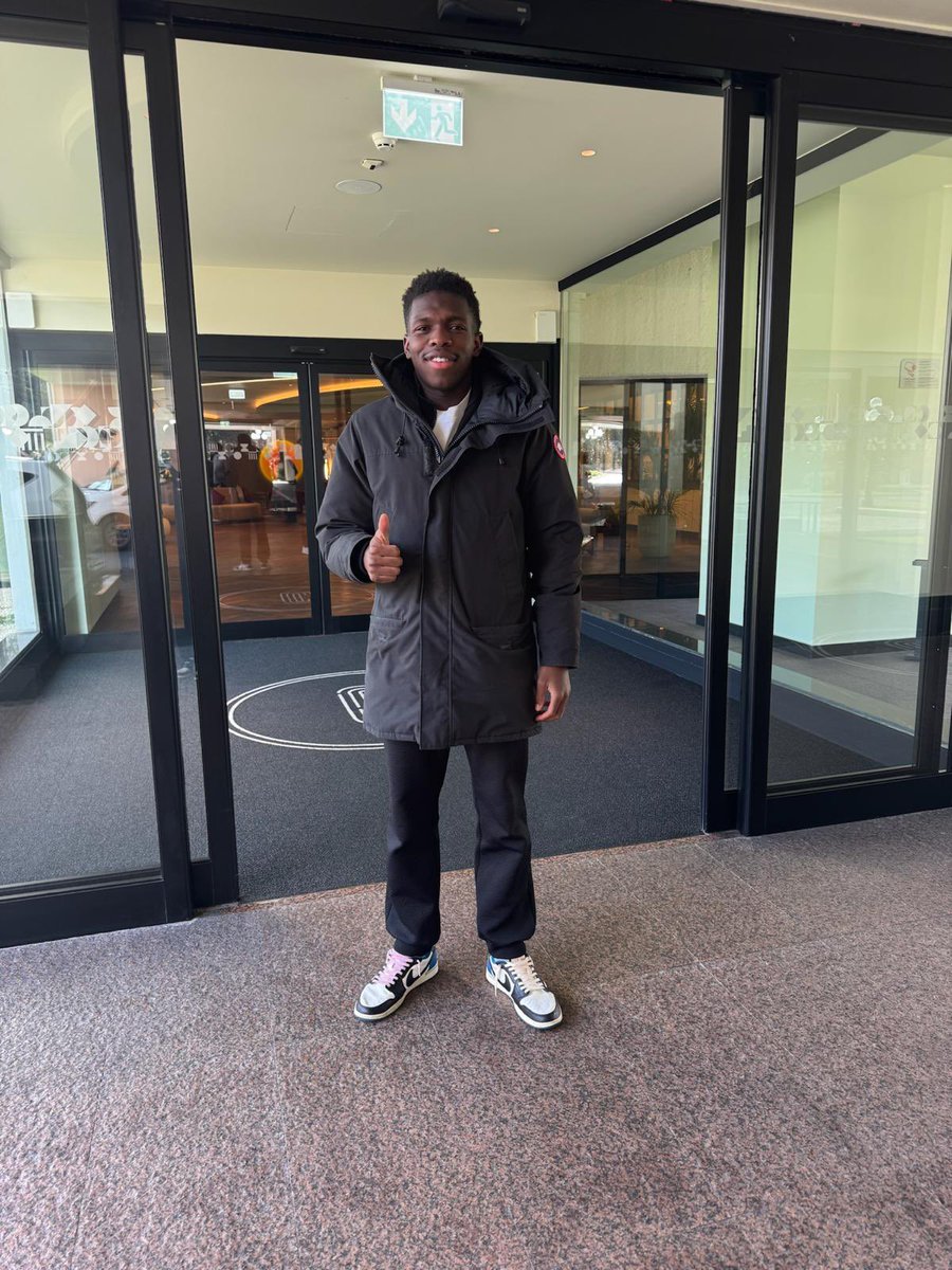 Ecco il terzo e ultimo arrivato. 

Lucas Gourna-Douath é sbarcato a Fiumicino

Tutto sul <a href="/CorSport/">Corriere dello Sport</a>