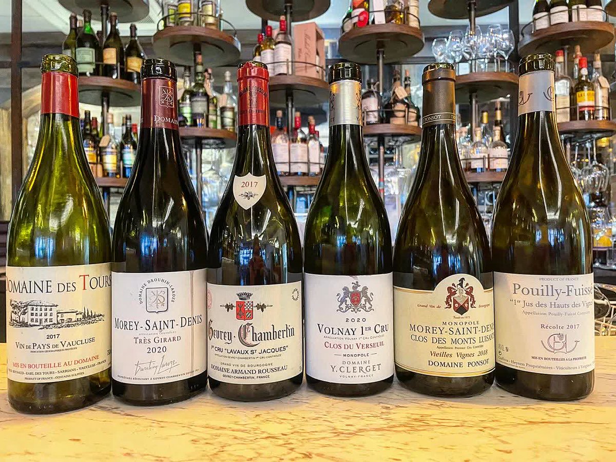 larchedesvins's tweet photo. Accoudé au comptoir🍷
#beaune #bourgogne #burgundy #baravin #caviste #vin #wine #winebar #larchedesvins #vins #wine #instawine #winelover #foodandwine https://t.co/WfhUXf8ost