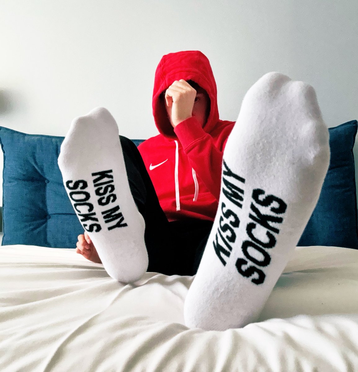 ↪️ RT if you would kiss my socks! 😈