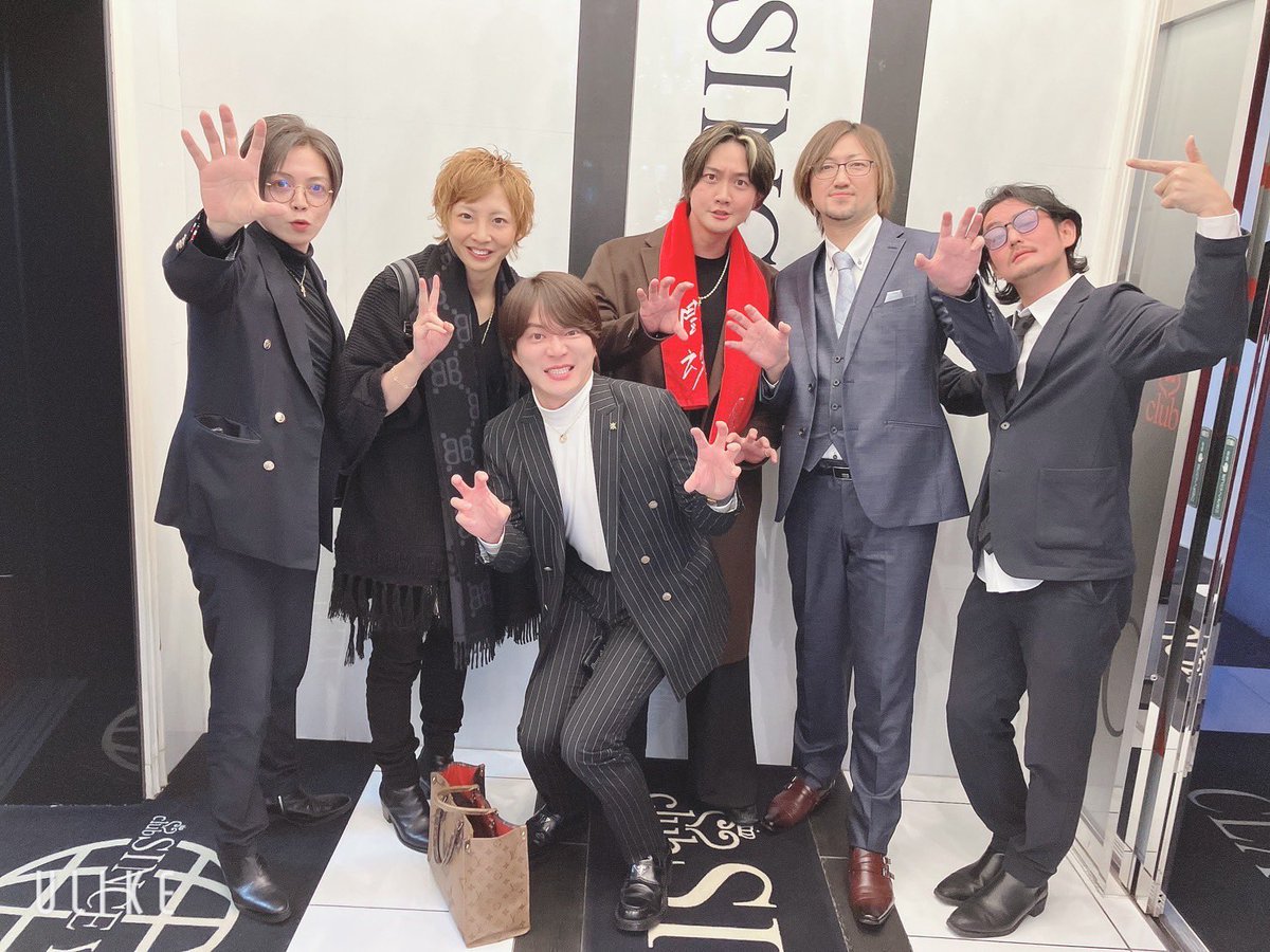 raku369's tweet photo. クラシック〜AWAKE〜愛本店

歌舞伎町修学旅行

最高の仲間たち https://t.co/JaMro0sj3r