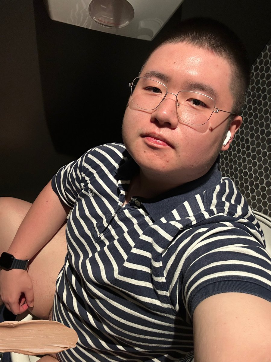 Baoo97's tweet photo. 👈🏻left / right👉🏻 https://t.co/EKFBkHcAVJ