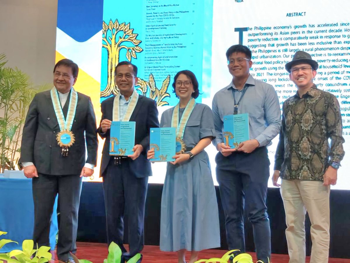 DFAPHL's tweet photo. DFA lauds #SEARCA on 20 years of insight&expertise 🔬📝on sustainable agri🌾🐟 & rural devt for SoutheastAsia thru the Asian Journal of Agriculture and Development (AJAD). Here’s to more partnerships 🇵🇭🤝ahead #DiplomacyForDevt @NEDAhq
#DFAForgingAhead https://t.co/eYhbOPwOEc