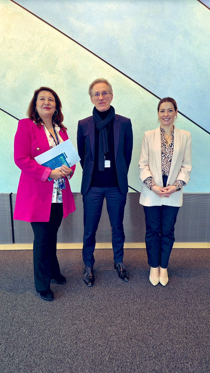 Carmen Crespo (@carmencrespopp) on Twitter photo Encuentro productivo con <a href="/FarmEurope/">Farm Europe</a> en torno a una futura PAC que tiene que ser fuerte y competitiva a fin de aportar al liderazgo de la UE
Aportar equilibrio, ganar en rentabilidad, promover el relevo generacional y blindar el primer pilar dd la PAC es prioritario Encuentro productivo con <a href="/FarmEurope/">Farm Europe</a> en torno a una futura PAC que tiene que ser fuerte y competitiva a fin de aportar al liderazgo de la UE
Aportar equilibrio, ganar en rentabilidad, promover el relevo generacional y blindar el primer pilar dd la PAC es prioritario
