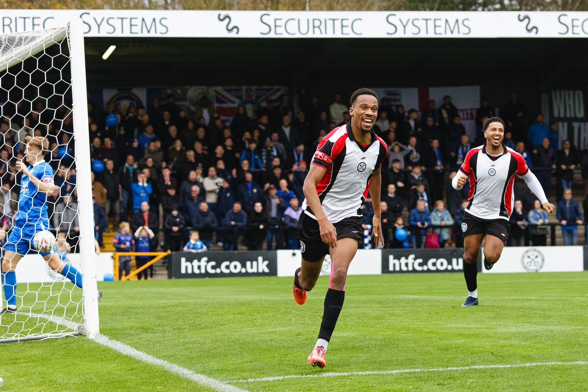 (P) Hednesford Town FC tweet media