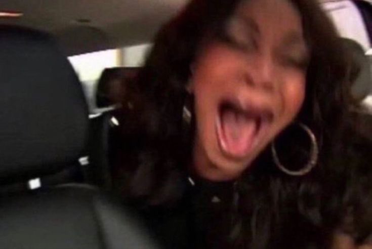 Comunque oggi ho provato a combattere la mia fobia e mi sono tolto i vestiti in spogliatoio senza coprirmi con l’accappatoio, mi sono vergognato troppo ma l’ho fatto