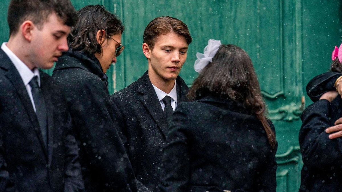 Die Beziehung von Graf Felix und Mie Sofía Elers wurde im Februar 2024 bestätigt – und schon ein Jahr später könnte das junge Paar seine Liebe bereits begraben haben. Einen entscheidenden Hinweis darauf liefert Elers selbst. gala.de/royals/skandin…