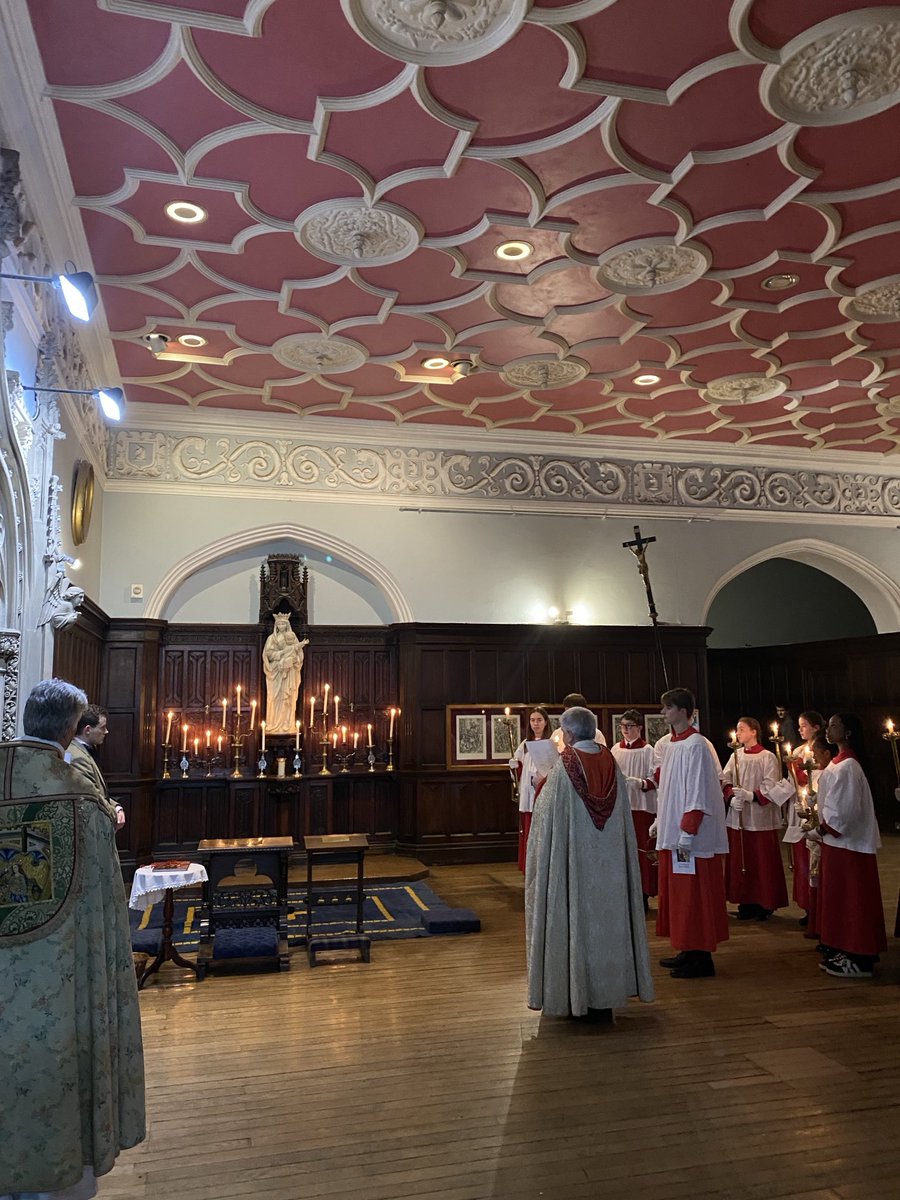 Candlemas at Stonyhurst with presentation of Guild medals to our servers. ⁦<a href="/Stonyhurst/">Stonyhurst</a>⁩ ⁦<a href="/JesuitsBritain/">Jesuits in Britain</a>⁩