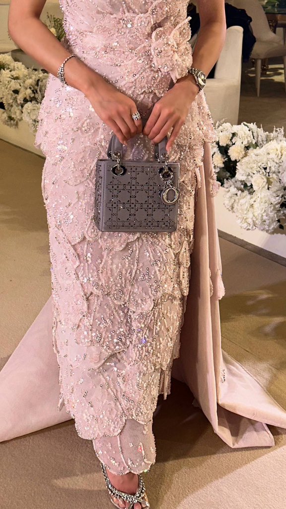 ّ (@finepickss) on Twitter photo 