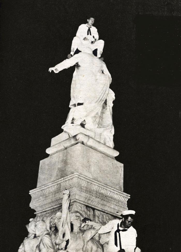 Invadir a #Cuba: otra vez el ruego de los siervos tarifados.
Un pequeño grupo de personas de lejano origen cubano se reunió, a 200 metros de la Casa Blanca, a pedir que invadieran de una vez a Cuba.
granma.cu/cuba/2025-02-0…