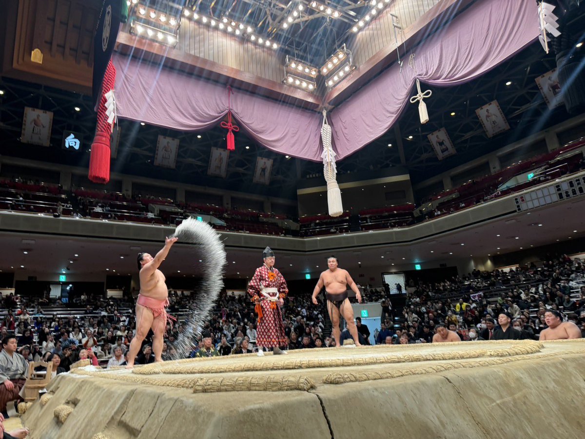 宇良関の塩まき

#徳勝龍引退千田川襲名披露大相撲
#木瀬部屋