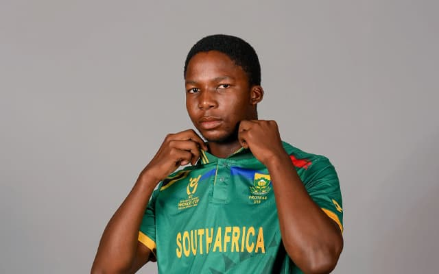 HawkRenegades's tweet photo. 17. Saurabh Netravelkar ��🇸
18. Mitchell Owen 🇦🇺
19. Kwena Maphaka 🇿🇦
20. Mehidy Hassan Miraz 🇧🇩 https://t.co/111v3g6V6x
