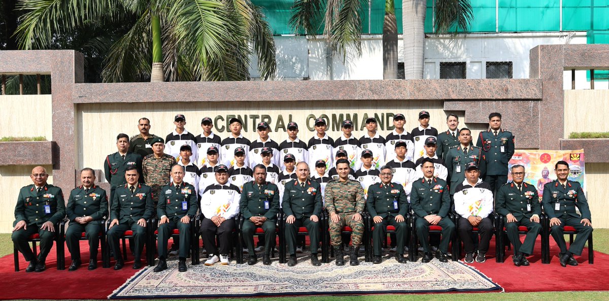 suryacommand's tweet photo. #IndianArmy
Students and Teachers of #Govt Secondary School, #Karbey, #Sikkim visited #SuryaCommand, #Lucknow as part of #NationalIntegrationTour (Buddha Circuit), organised under “OP SADBHAVANA”.
Lt Gen Mukesh Chadha, #COS, #CentralCommand interacted and felicitated the young students. He encouraged them to dream big, work diligently and embrace India’s diversity as a source of strength. He also motivated them to choose Armed Forces as a career and be part of #NationBuilding.
#NationFirst
#NationalIntegration
#UnityinDiversity
#KnowYourNation
@adgpi
@ProDefLko
@PRODefDehradun
@PROdefprayagraj
@SpokespersonMoD
@UBArea_IA
@HQ_IDS_India
@MinofDefIndia
@PrayagrajSA_IA