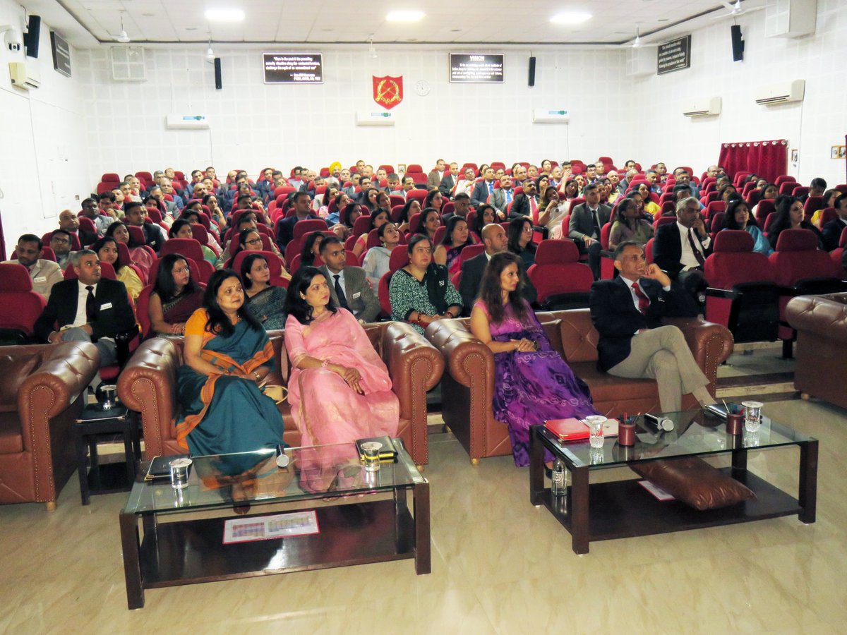 DIAV20's tweet photo. #DIAV #outreach at #ArmyWarCollege, #HigherCommandWing #HC53 #Mhow focused on #spreadingawareness about key initiatives by the #IndianArmy for our esteemed veterans & NoKs including #CorrectDocumentation, #PensionIssues, #SPARSH, #ProjectNaman, #VSK+ and
#ChatbotSAMBANDH, ensuring they receive the care and benefits they deserve. We remain steadfast in our commitment to standing by them at every step offering guidance, assistance and entitlements.
#WeCare
#TakingCareOfOurOwnNoMatterWhat
#VeteransSupport
#DIAVOutreach
@adgpi