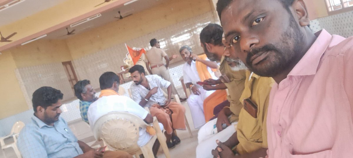 தமிழகத்தின் பெரும்பான்மை மக்களின் இறைநம்பிக்கையை அவமதித்து பிரிவினைவாதத்தை ஊக்குவிக்கும் அமைப்புகளையும் அரசையும் கண்டித்து,

இன்று மதுரை திருப்பரங்குன்றத்தில் நடைபெற இருந்த ஆர்ப்பாட்டத்திற்கு செல்லவிடாமல்,

தென்காசி மாவட்டம் ஆய்க்குடி, பாப்பாக்குடி, கடையநல்லூர், செங்கோட்டை,