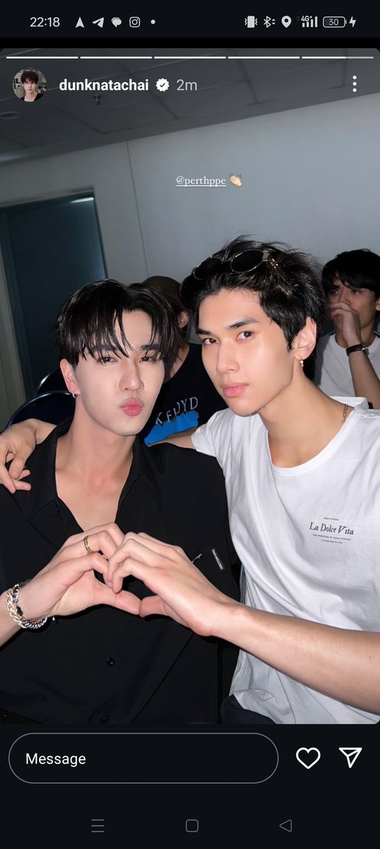 parkshinhyeyong's tweet photo. Let's not forget that Perth has all #JASPER boyfriends as Perth's ghostships One calls him daddy The other likes to hold his hand and the other Has kissed him #PerthPhuwin #PerthDunk #PerthBoom DON'T TEASE PERTH Phi Pond, Phi Joong, Phi Aou he'll get you back I'm telling u 🚨 https://t.co/ArVHz7VoDo