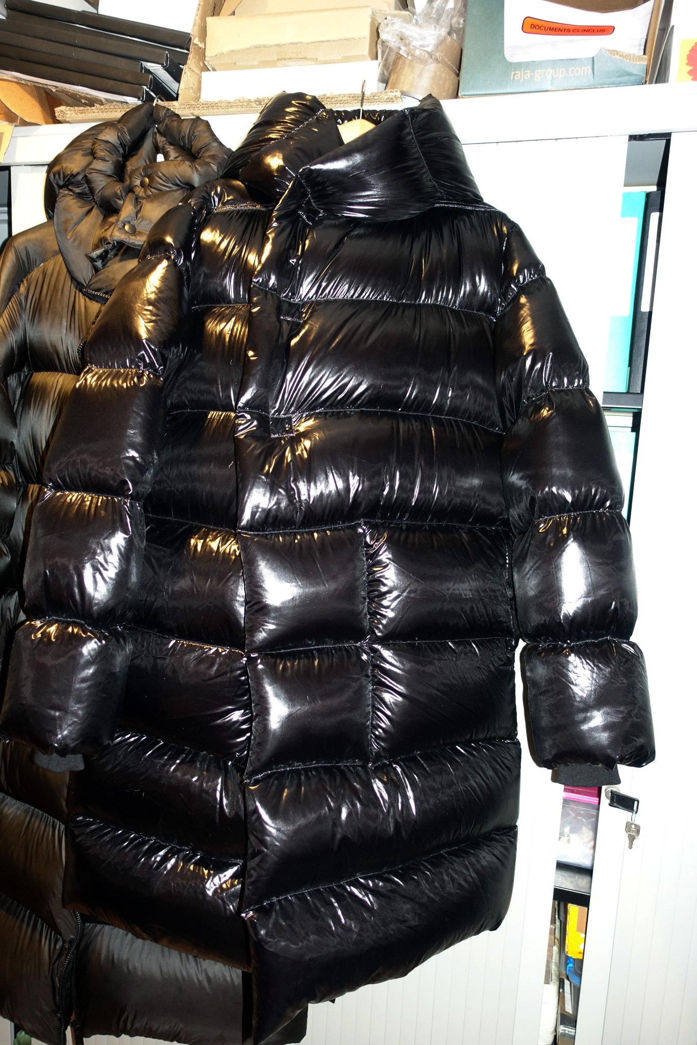 6万取引突破◆UPS速達便【MONCLER】DAUPHIN◆10931A00054598DV 6万取引突破☆UPS速達便！【MONCLER】12-14歳 セットアップ 子供