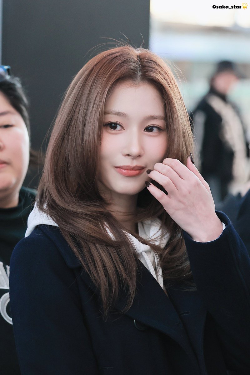 osaka_star1229's tweet photo. 250124 ICN

😬

#트와이스 #사나 #TWICE #SANA #サナ https://t.co/WnmxHAYTBE