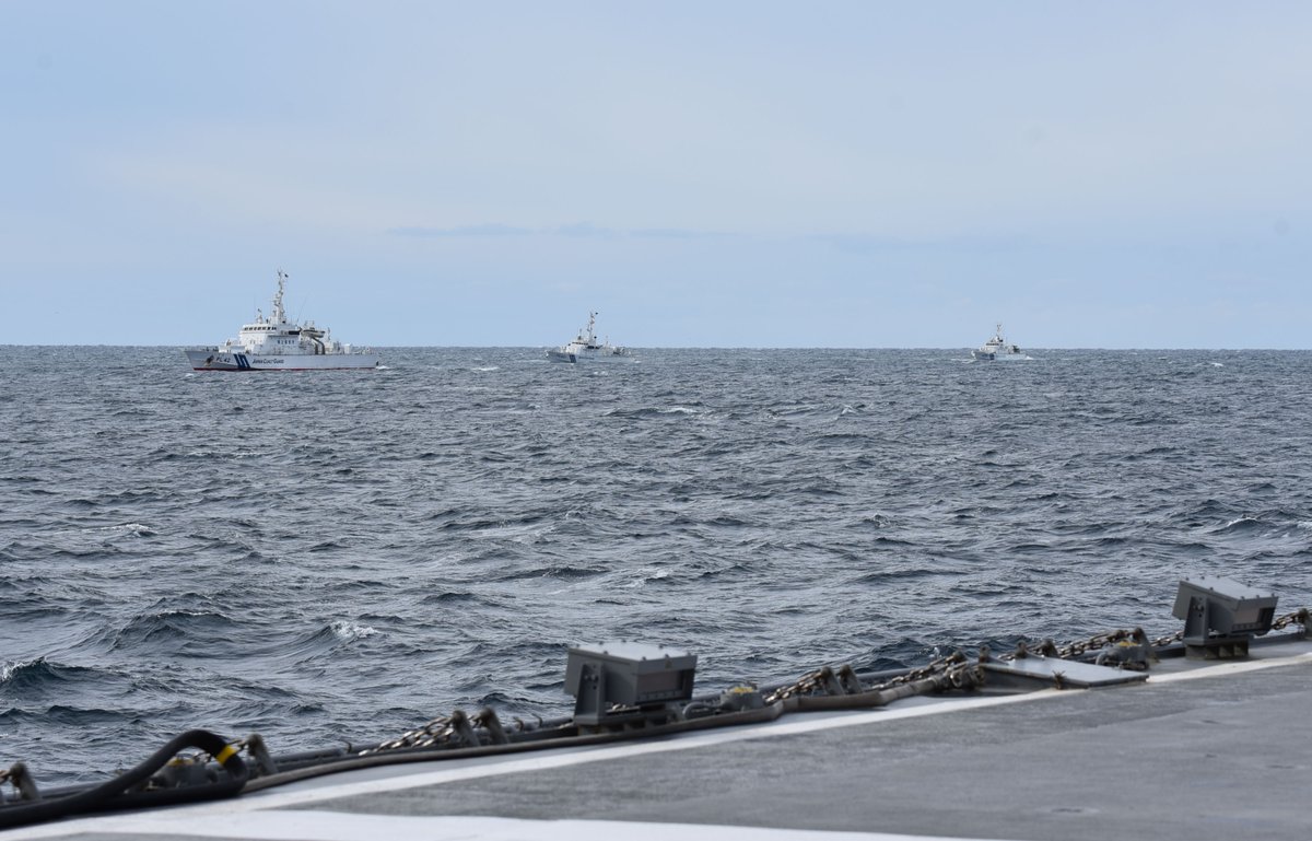 海上自衛隊は、2月3日、秋田沖において海上保安庁と不審船対処を想定