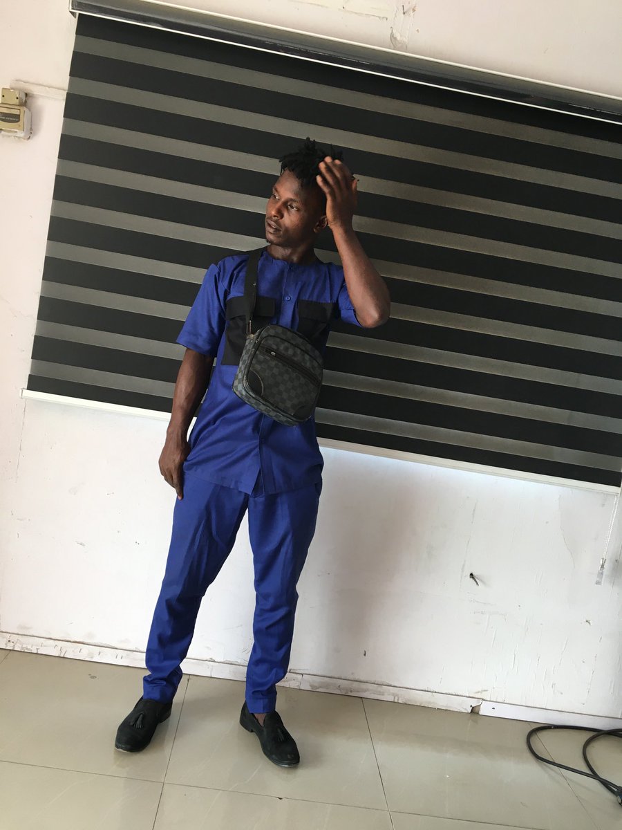 Yes I’m a footballer and also a gadget plug