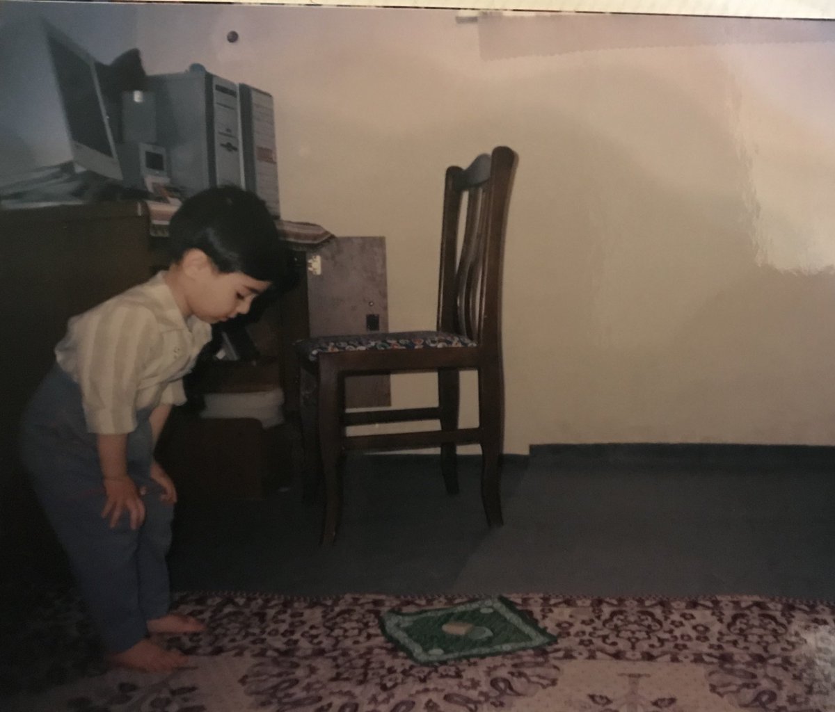 خلاصه ک ما هم یه دورانی نماز میخوندیم