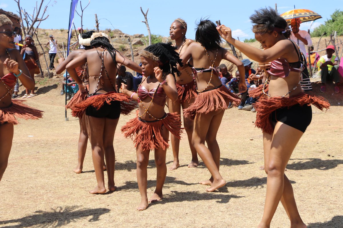 visitlesotho's tweet photo. Visit Lesotho and uncover the soul of the communities through captivating traditional performances, where every dance and song narrate a story of heritage and pride. Don't just visit, connect with the heart &amp; soul of our tradition🇱🇸❤️

#CulturalTours #VisitLesotho https://t.co/TOdC8e5h59